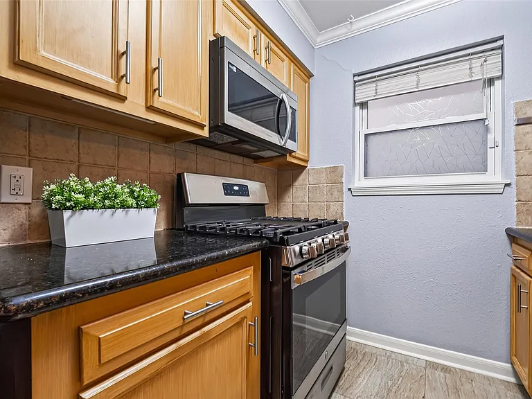 1404 Welch St #7 — Photo 4