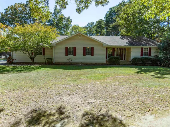 6318 Amick Ln, Bessemer, AL 35023