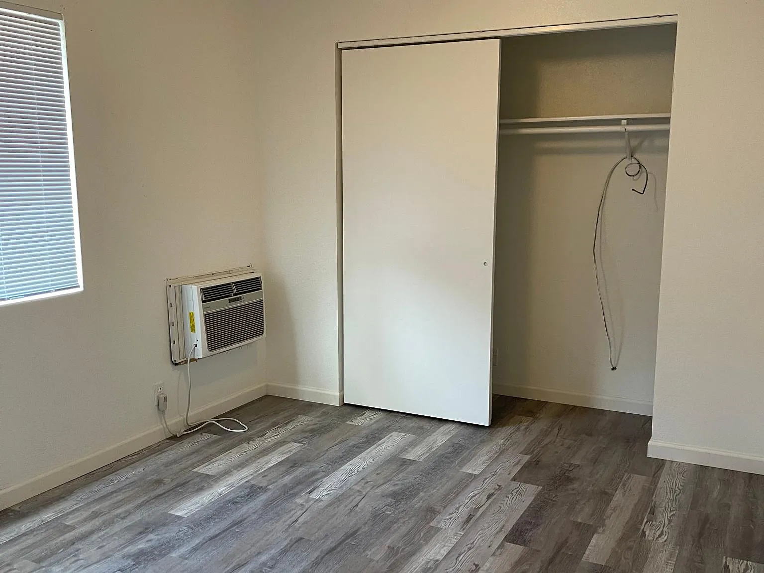 1 bed, 450 sqft, $1,000 — Photo 4