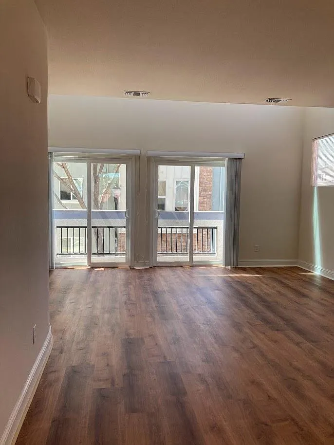 2618 Wisteria Way — Photo 3