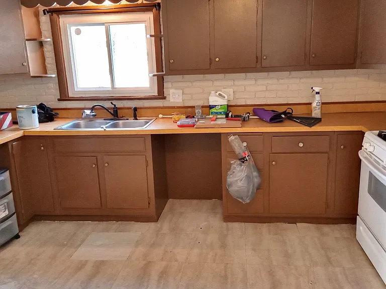 403 E Wallace Ave — Photo 14