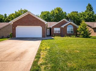 7020 Shadow Pointe, Sellersburg, IN 47172