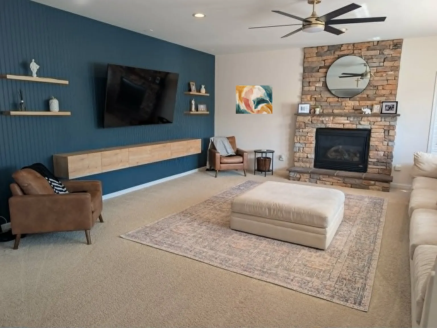 5 bed, 4.5 bath, 5034 sqft, $4,700 — Photo 2