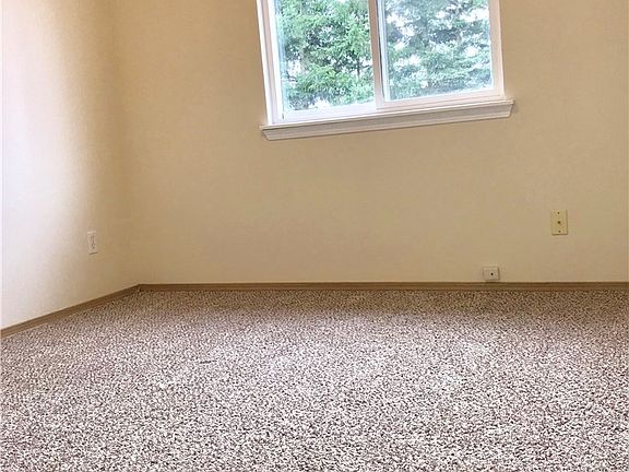 5th image of 20010 10th Avenue Ct E