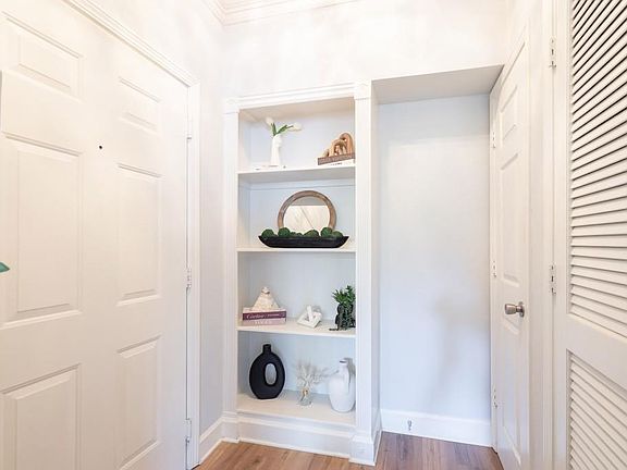 5th image of 3777 Peachtree Rd NE APT 712