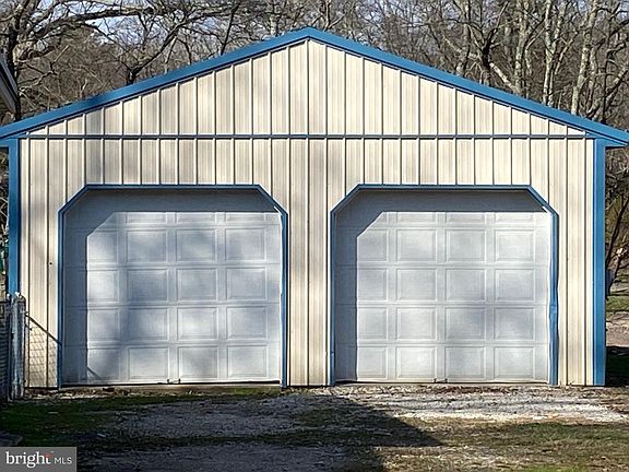 2nd image of 1747 Herbert Blvd