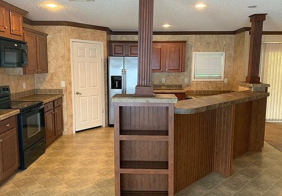 3rd image of 203 SE Cheddar Ct
