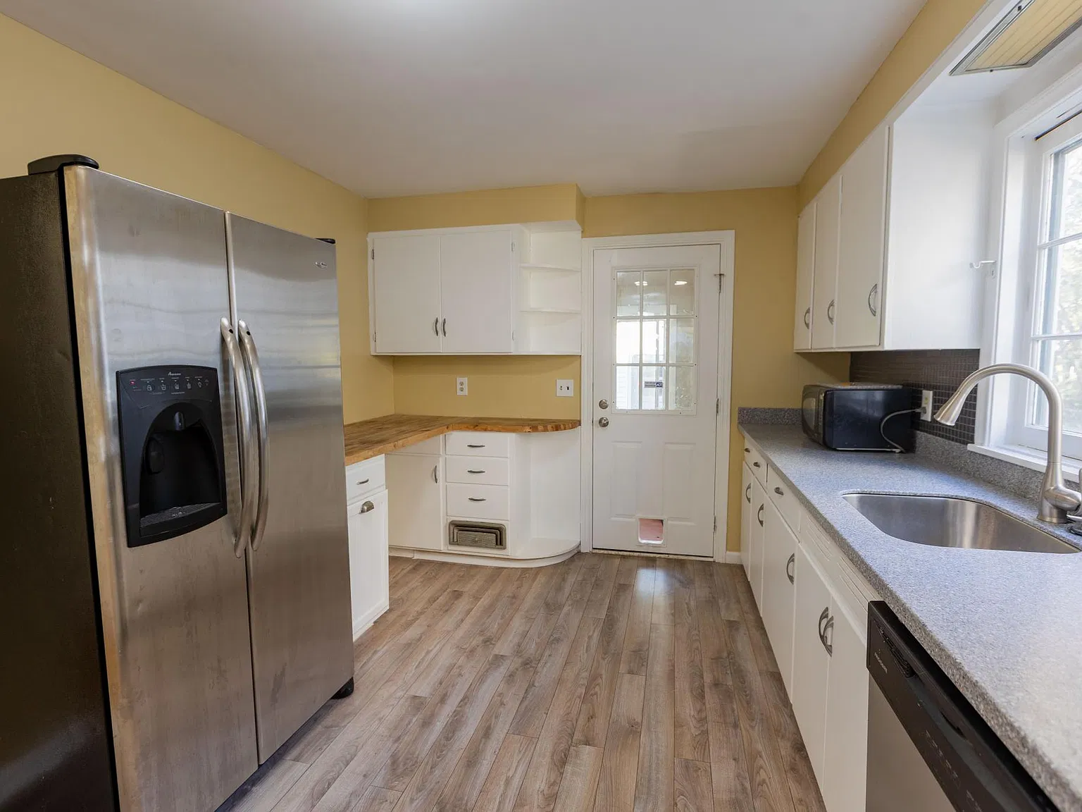3 bed, 1341 sqft, $2,300 — Photo 3