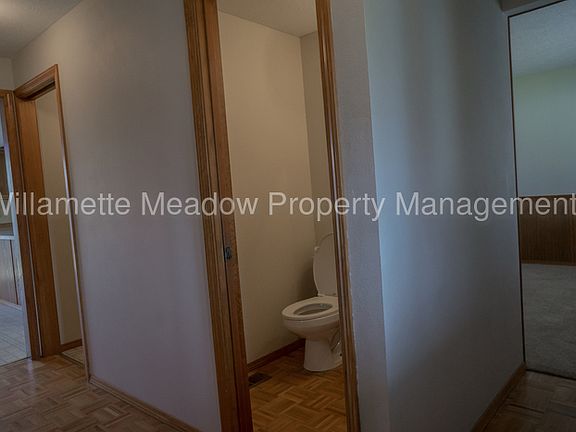 5th image of 954 Wildflower St NE