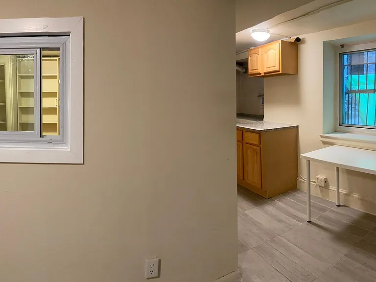 4559 Pine St — Photo 1