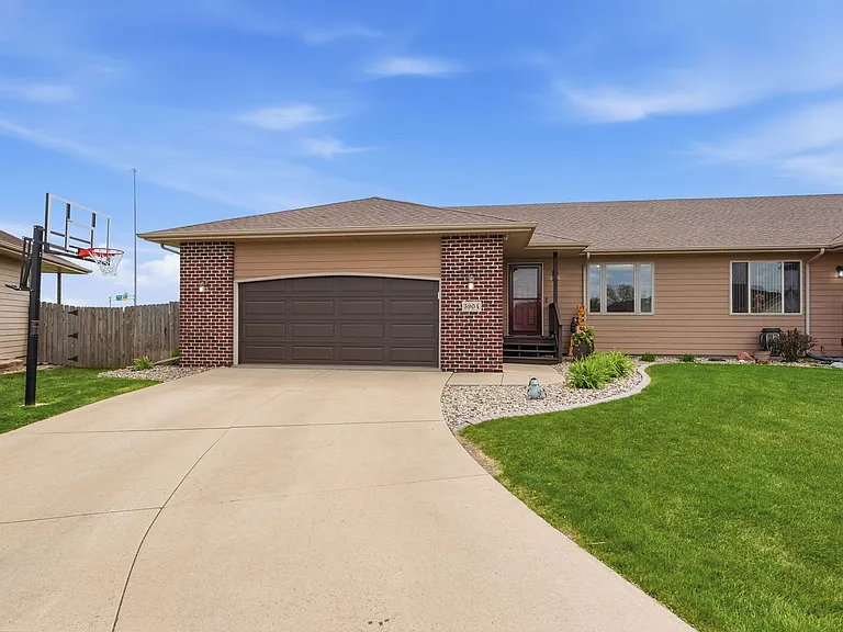 5904 S Mandy Cir — Photo 32