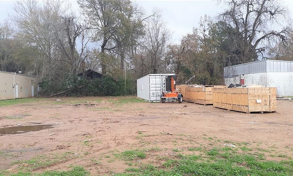 2nd image of 3143 Masonic Dr