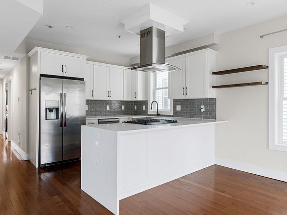 4th image of 71 Savin St #2
