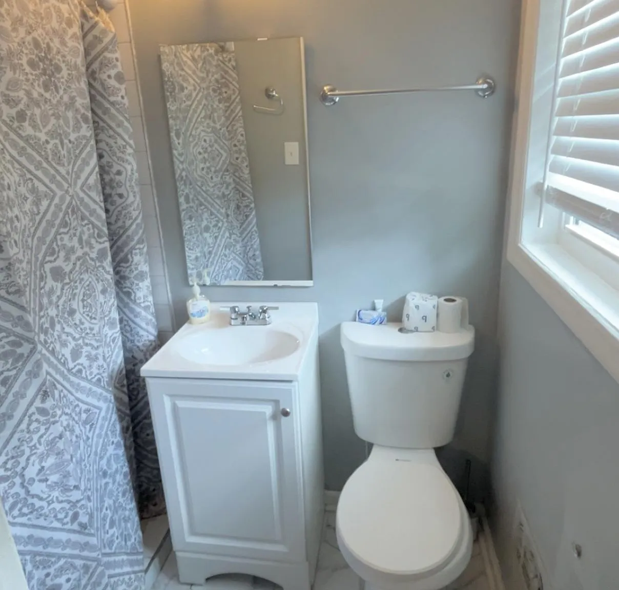 4 bed, 3.0 bath, 2200 sqft, $1,139 — Photo 3