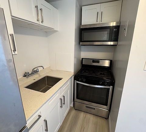 2nd image of 29 N Longfellow Ave