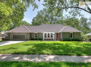 9121 Roe Ave, Prairie Village, KS 66207