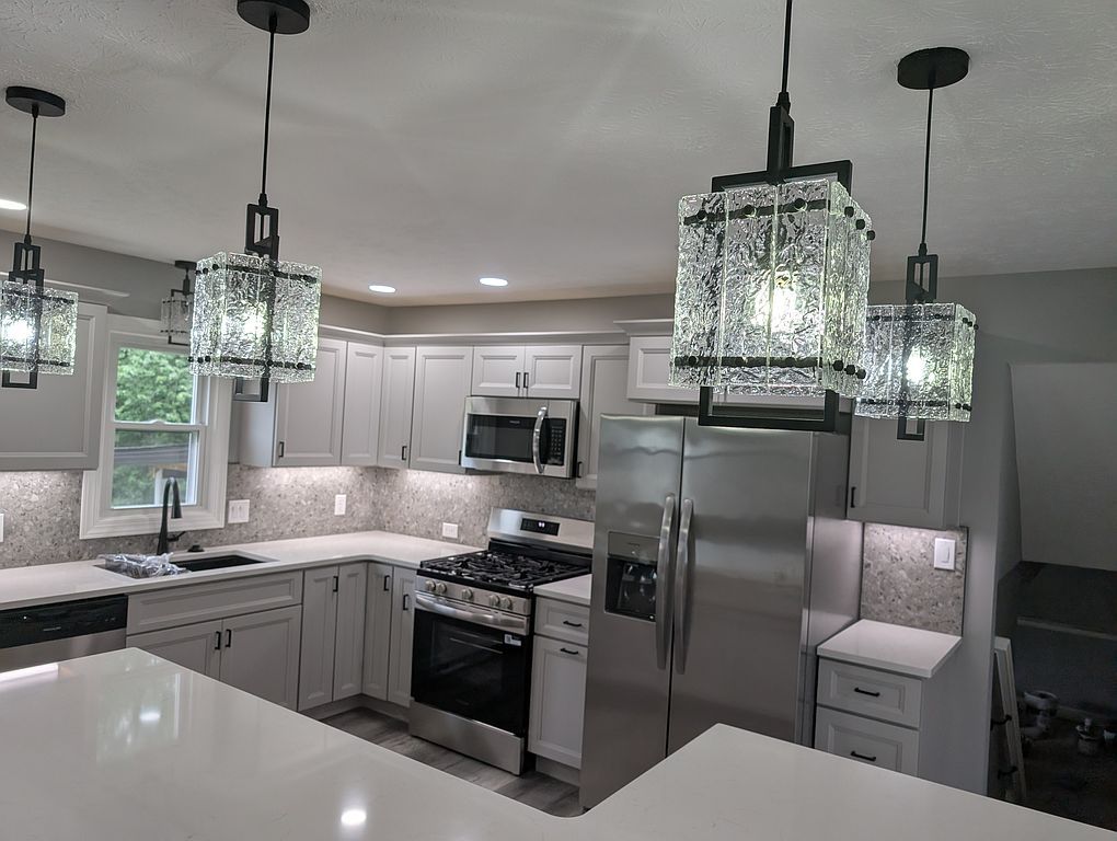 3246 E Waterloo Rd - Property Image