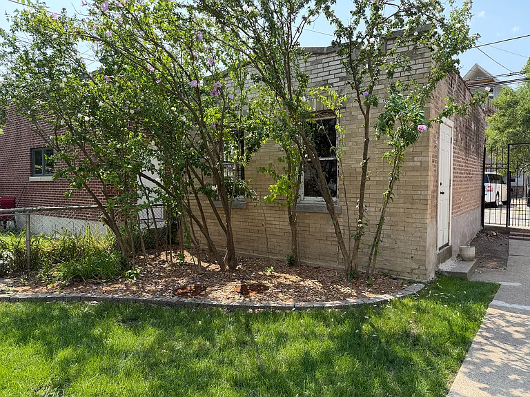 2036 N Sawyer Ave #2 — Photo 24