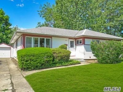 544 Chestnut Ln, East Meadow, NY, 11554