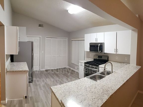 5th image of 1169 Ballyshannon Pkwy