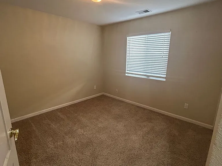 2416 Glacier Way — Photo 15