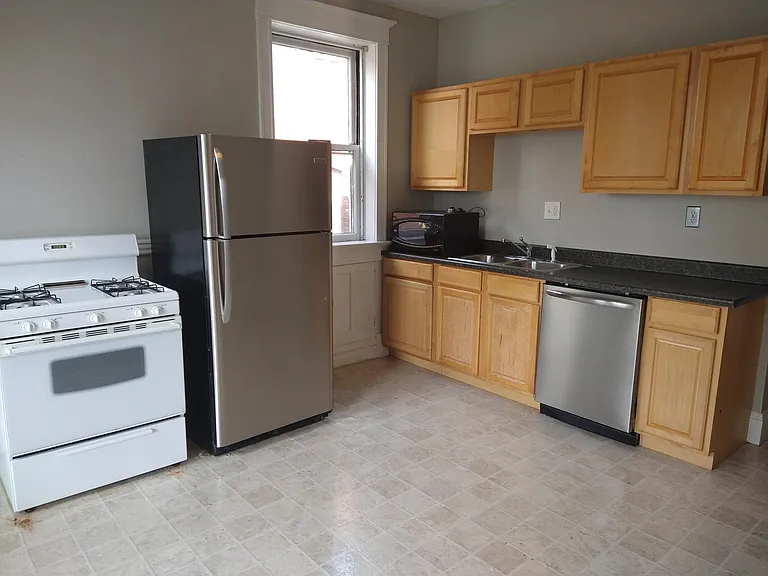 4008 Connecticut St — Photo 6