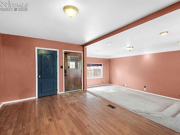 3rd image of 1027 Arch St