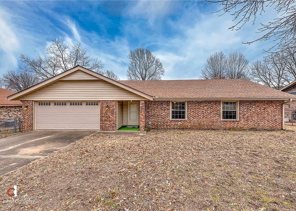 1st image of 1511 S Heritage Cir