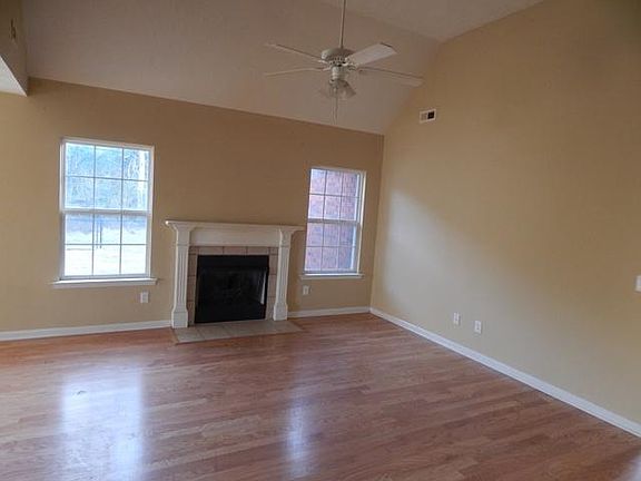 4th image of 2722 Cliffside Dr
