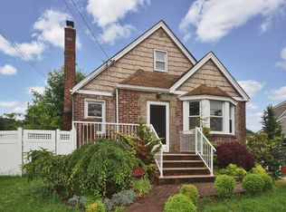 29 Rintin St, Franklin Square, NY 11010