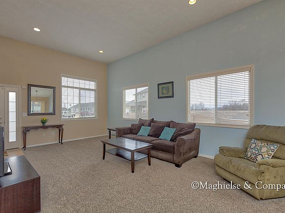 5th image of 1075 Barnwood Dr