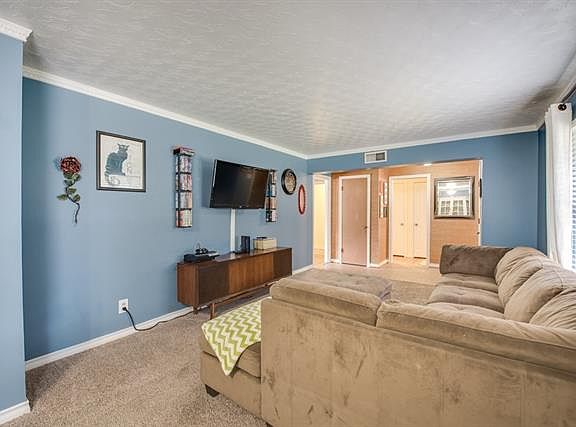 5th image of 1718 Robin Ln