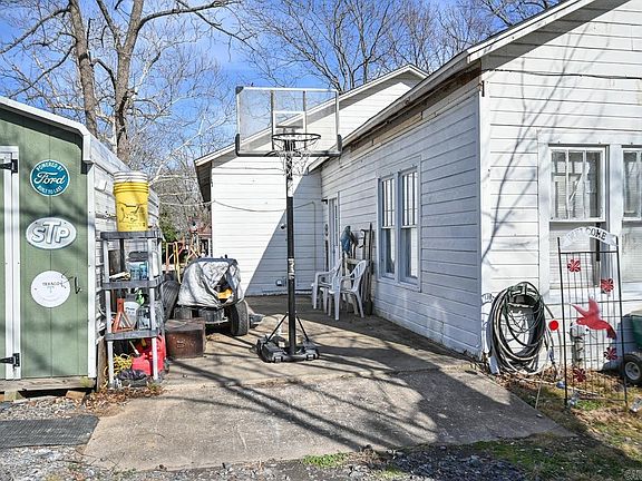 5th image of 701 9th St