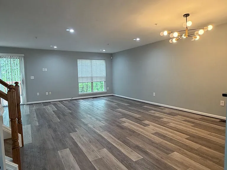 10875 Sherwood Hill Rd — Photo 3