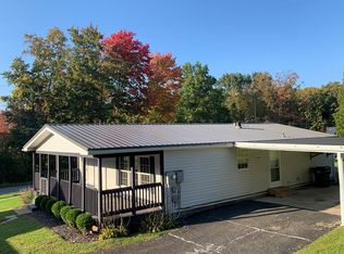 37 Washington St, Franklin, PA 16323