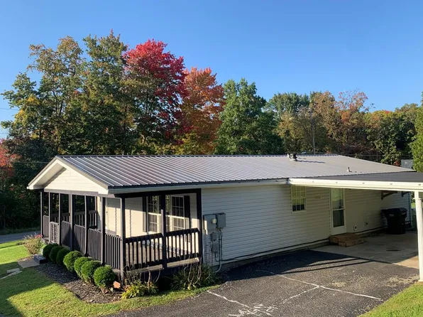 37 Washington St, Franklin, PA 16323