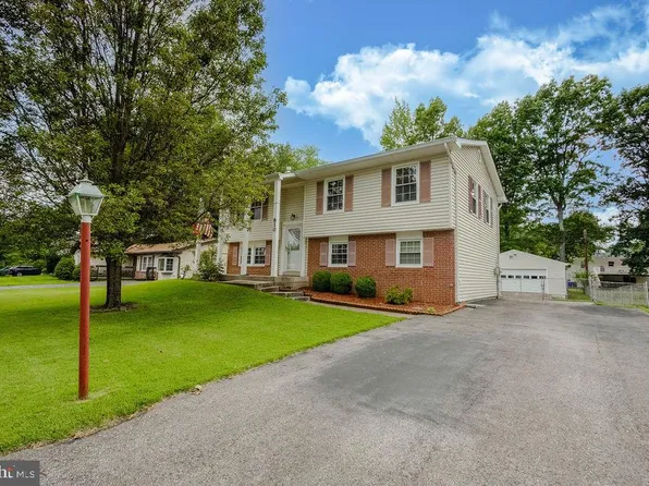 810 Kenyon Ave, Waldorf, MD 20602