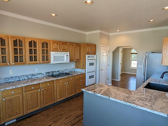 5th image of 2030 Otter Pond Cir