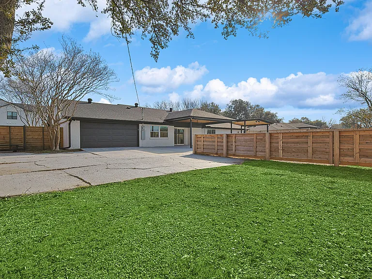 12417 Quincy Ln — Photo 32