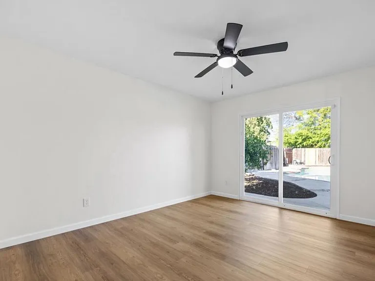 3008 Whitley Dr — Photo 9