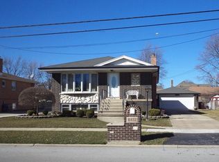 6432 W 93rd St, Oak Lawn, IL 60453