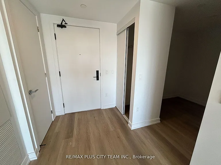 1 Jarvis St E #527 — Photo 14