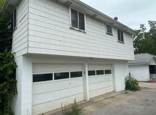 322 Woodland Ave, Grove City, PA 16127