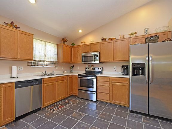 4th image of 3792 Sugarberry Dr
