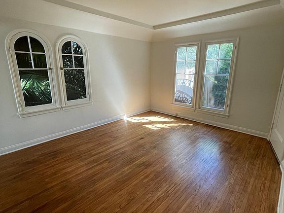 4th image of 805 N Poinsettia Pl #807-4/5