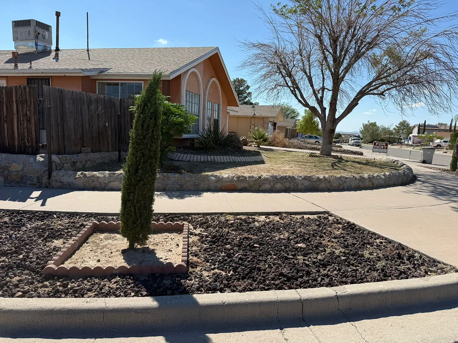 3 bed, 1250 sqft, $1,690 — Photo 4