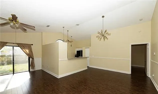 915 Buttonwood Ave — Photo 3