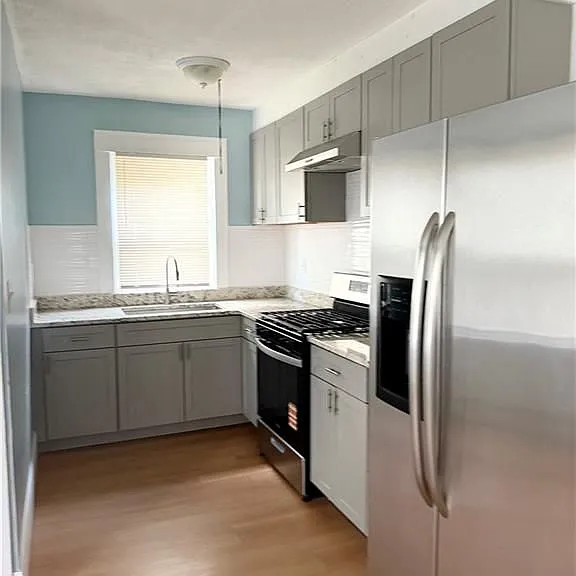 694 Killingly St — Photo 5