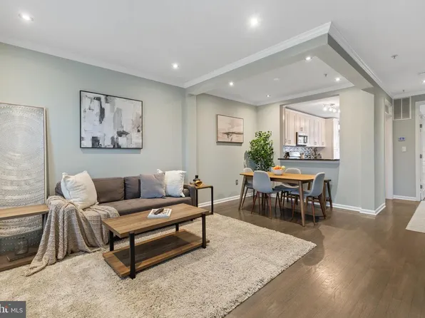 1613 Potomac Greens Dr #A, Alexandria, VA 22314