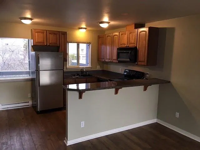 2 bed, 730 sqft, $1,795 — Photo 2